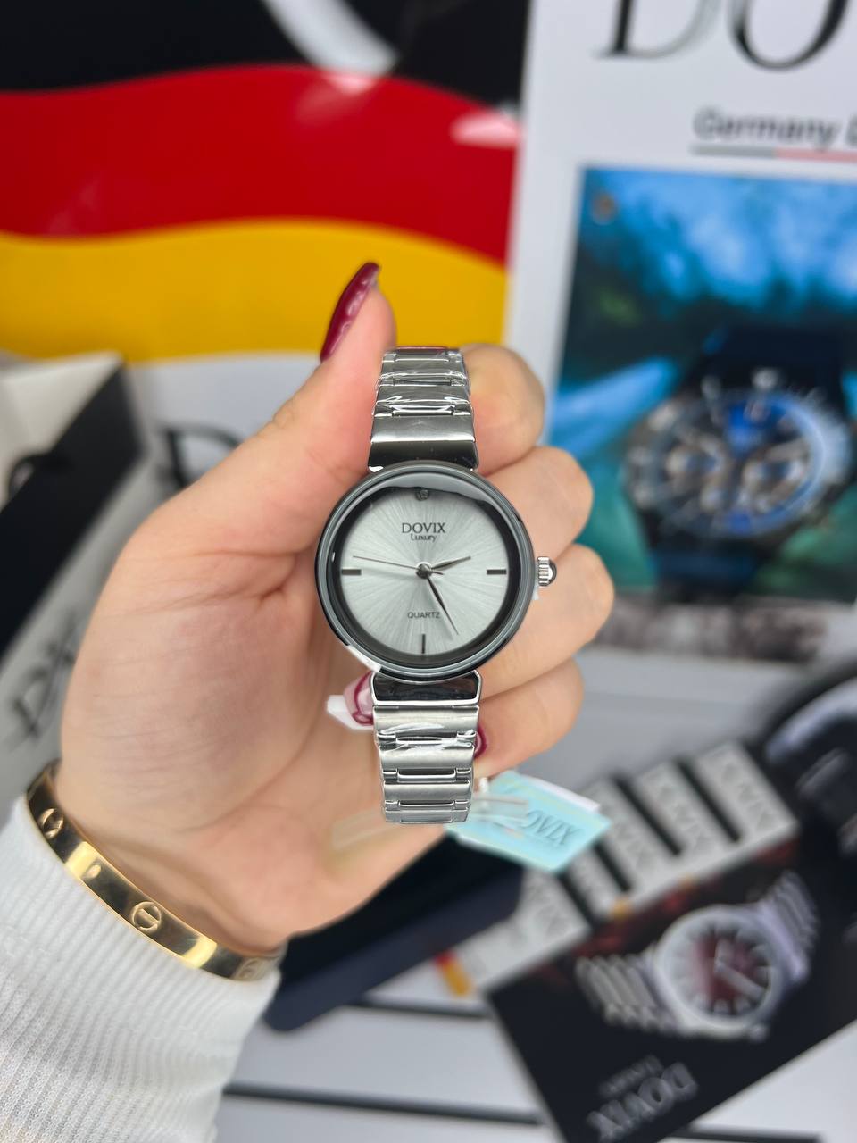 ساعت اورجینال زنانه بندصفحه گرد برند  المانی داویکس مدل DVL24036.1