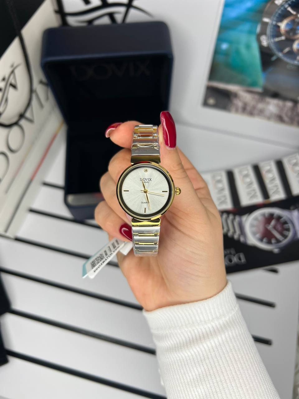 ساعت اورجینال زنانه بندصفحه گرد برند  المانی داویکس مدل DVL24036.4